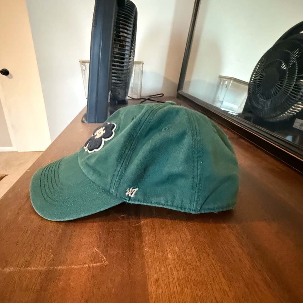 Note Dame hat - Picture 3 of 3